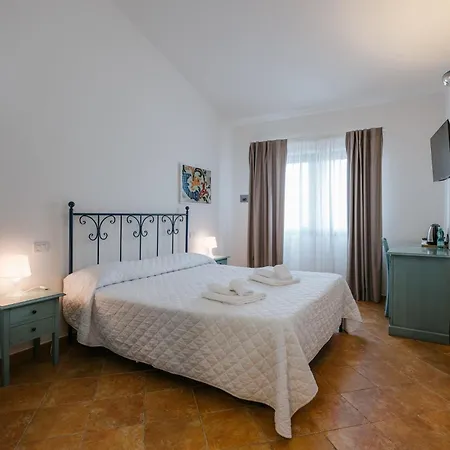 La Smeraldina Aparthotel 3*