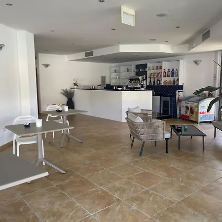 La Smeraldina 公寓式酒店 圣特雷莎加卢拉