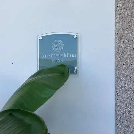 公寓式酒店 La Smeraldina 圣特雷莎加卢拉